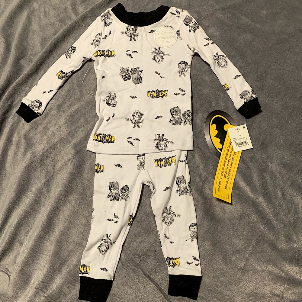 NWT 4pc Set Batman Pajamas - Black & White w/ Yellow Accent - Sz: 12M